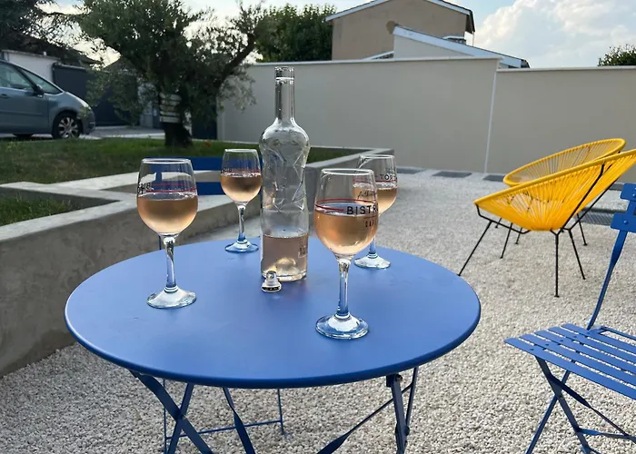 Villa Gaia - 2 Suites Lits King Size Et Salles De Bain Privatives - Parking Prive - 10 Minutes Eurexpo - Aeroport - Groupama Stadium