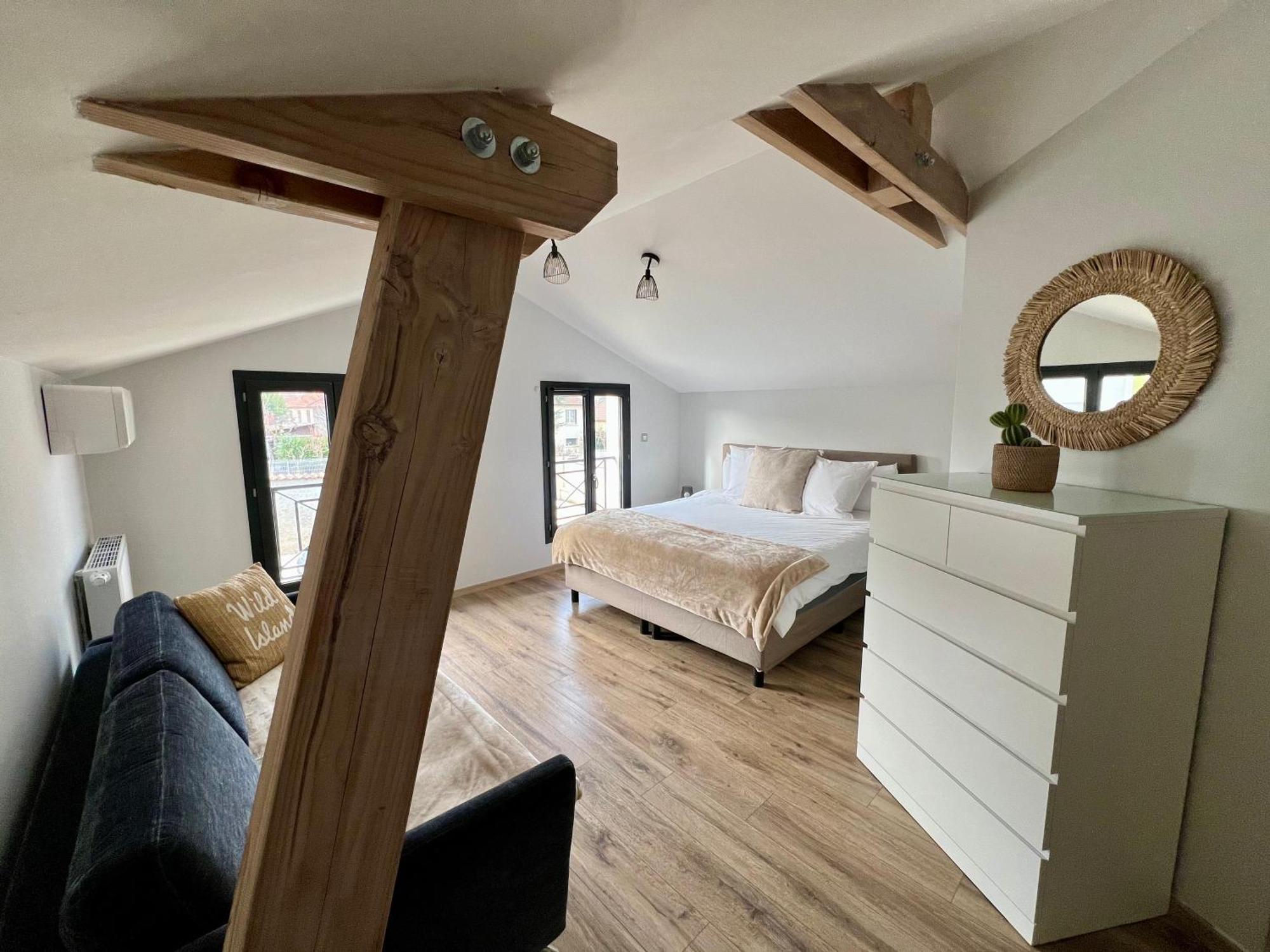 Gaia: Private Near Eurexpo & Airport *