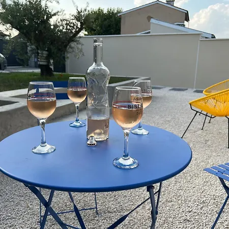 Villa Gaia: Private Suites Near Eurexpo & Airport Genas Exterior photo